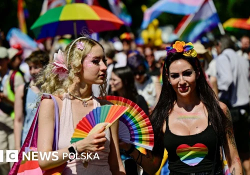 Węgierscy ustawodawcy głosują za uchyleniem przepisów anty-LGBTQ z czasów Orbana