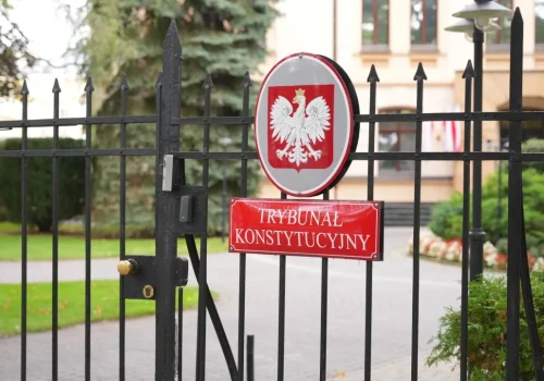 Kulisy opinii Komisji Weneckiej. Zignorowali TK, posłuchali uwikłanego stowarzyszenia