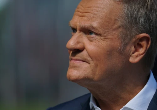 66-latek planował zamach na Tuska i szefa MON. Dziewięć zarzutów, obalenie władzy i materiały wybuchowe