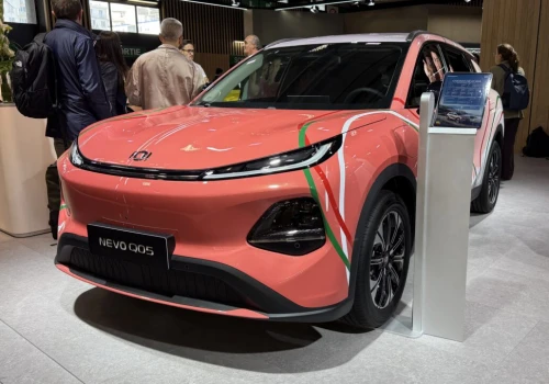 Changan Nevo Q05 elektrycznym crossoverem segmentu C. Cena ID. Polo, rozmiar Skody Elroq . „Płać mniej, otrzymuj więcej”