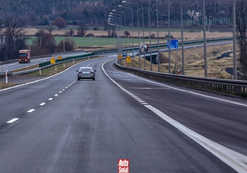 Kto ma pierwszeństwo na pasie rozbiegowym? Przepisy są jasne