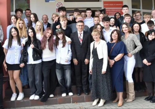 Dzień Edukacji Narodowej w Tarnówce. Wzruszenia, podziękowania i nagrody