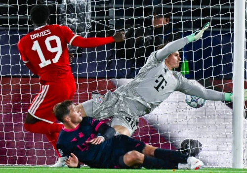 Bayern strzelił trzy gole... i nie wygrał. Wielka niespodzianka w LM