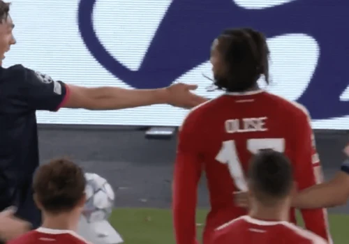 Bayern prowadził 3:2 i wszystko zepsuł. Kuriozalna czerwona kartka Olise i sensacja w Lidze Mistrzów