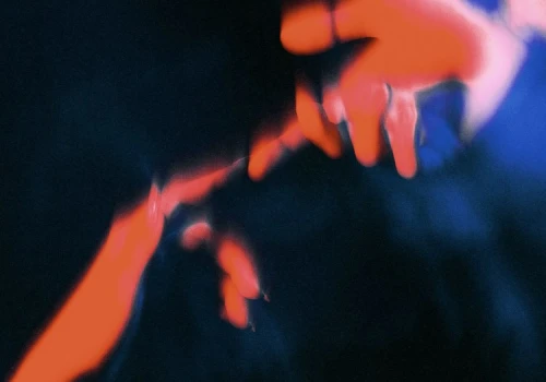 TIËSTO & CLEOPARD2000 & CH4YN – Hard To Be Around