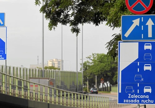 Kierowcy źle rozumieją jazdę na suwak. Jeden szczegół zmienia wszystko