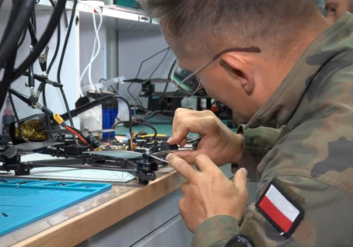 Odwiedziliśmy Dron Lab. To jedna z niewielu takich komórek w polskiej armii