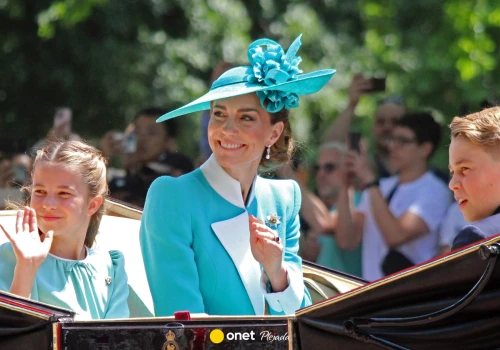 Księżna Kate i Charlotte przyłapane w metrze. Uwagę zwróciło zachowanie 11-latki