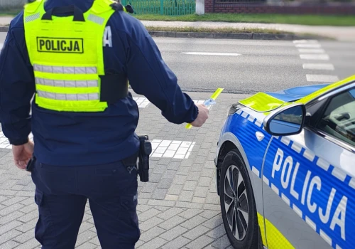 Powiat wieruszowski: policja przypomina o obowiązku noszenia odblasków