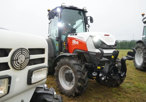 STEYR powraca do segmentu ciągników specjalistycznych z nową serią Spezial F CVT
