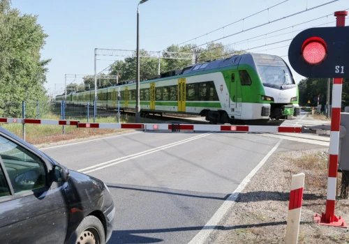 Nowe przepisy na przejazdach przyjęte. Kierowcy będą tracić prawo jazdy