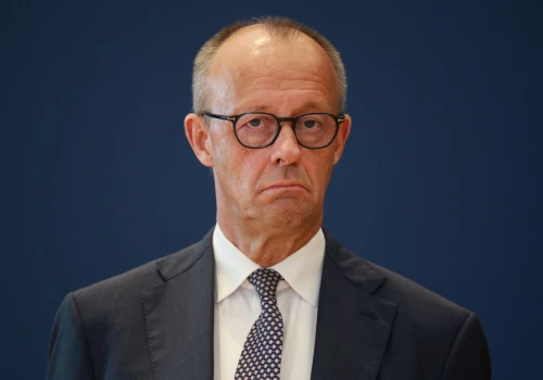 Nowy wiek emerytalny, dodatkowa 2-procentowa składka i podatek od AI. Merz nie ma już nic do stracenia