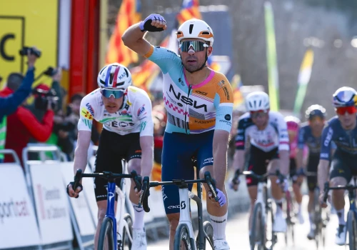Ethan Vernon i trzech innych zawodników na dłużej w NSN Cycling Team