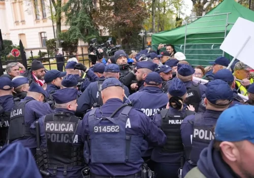 „To pana odpowiedzialność!”. Tak Berek i anty-sędziowie próbowali przejąć piętro TK
