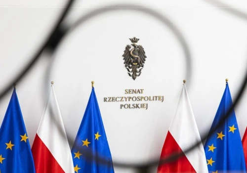 Ustawa o wychowaniu patriotycznym w szkołach przegłosowana w Senacie. Jest jednak ważna poprawka ws. wycieczek