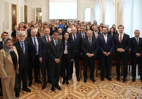 Wykład katarskiego dyplomaty na UW
