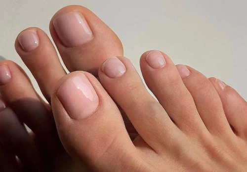 Ukraiński pedicure rzuca wyzwanie klasyce? Gładkie pięty i perfekcyjne paznokcie – i to nawet bez lakieru