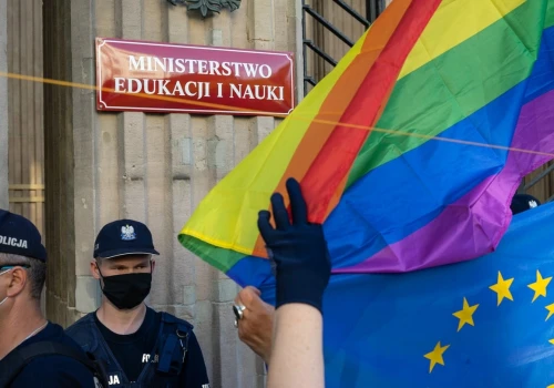Idealna reforma szkoły musiałaby powstawać w poprzek politycznych podziałów
