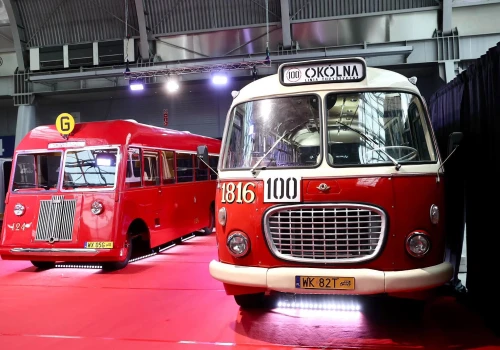Podróż sentymentalna na TRANSEXPO. Zabytkowe autobusy przyciągają spojrzenia!