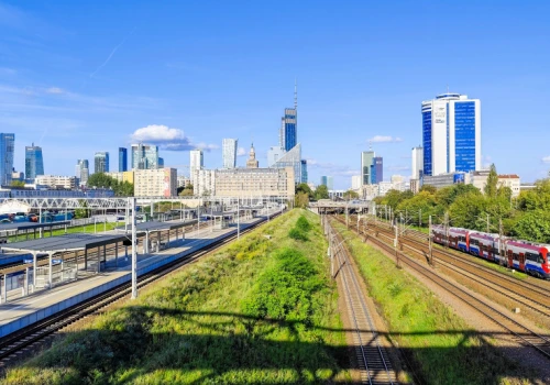 Nad torami w centrum Warszawy staną dwa wieżowce. 160 i 120 metrów. Powstaną nowe Aleje Jerozolimskie