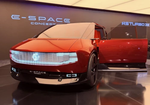 Czy nowy Renault Espace VII trafi do produkcji? Koncept E-Space zwiastuje powrót do segmentu minivanów