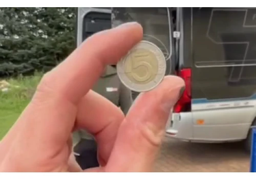 Żużel. DMP (28): „Pieniądz. Musi być zabawnie w świecie bogatych ludzi”. O pieniądzach w i wokół żużla (FELIETON)