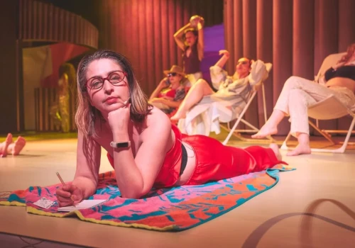 Dziewczyny z Abu-Dhabi. Rozdajemy bilety do teatru w Legnicy