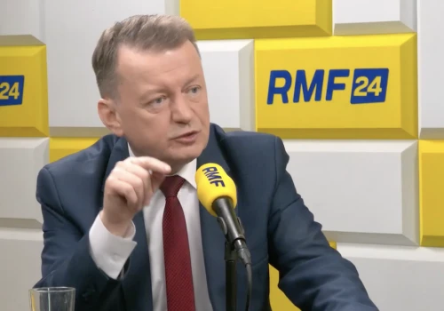 Błaszczak już wie, jak pomóc uczniom. Potrzeba więcej lekcji religii! „Policjant nie wychowa dziecka”