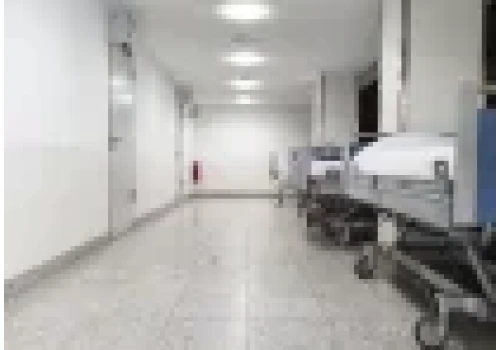 Wymiotował i miał gorączkę, pięć godzin później nie żył. Prokuratura bada śmierć