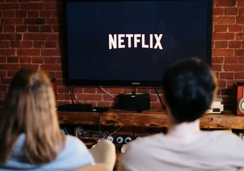 Netflix zwalnia około tysiąca osób. Cięcia uderzą w działy produktu i technologii