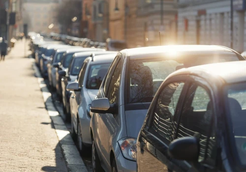 Kierowcy korzystający z aplikacji parkingowych płacą więcej