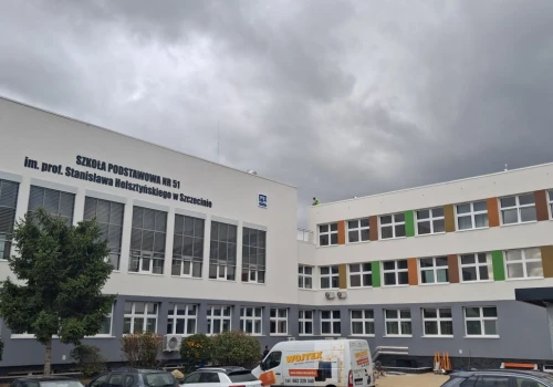 Pasowanie pierwszoklasistów w SP nr 51 bez obecności rodziców. "To wyglądało absurdalnie!"