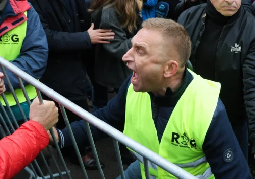 Awantura pod budynkiem TK. Robert Bąkiewicz na celowniku prokuratury
