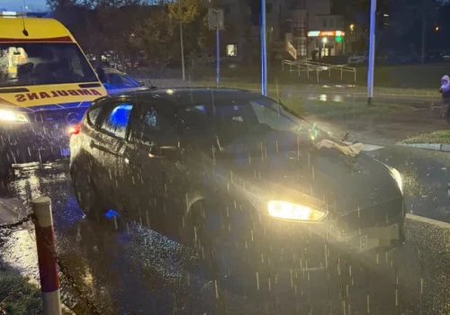 Chwila uwagi na śliskiej jezdni i dramat gotowy. Wypadek na ul. Piłsudskiego
