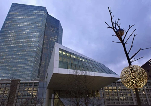 EBC ostrzega europejskie banki. Ponad 70 proc. przychodów odsetkowych pochodzi z sektorów wysokoemisyjnych