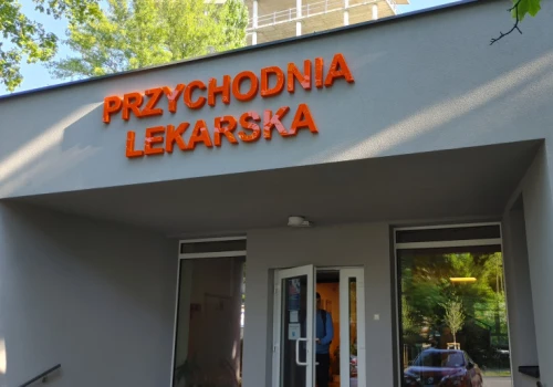 Bezwzględna zasada w przychodni. Pracownik rejestracji nie może odmówić