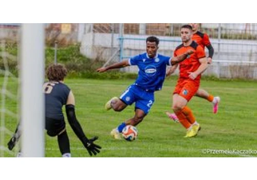 Jelenia Góra: Obrońca trofeum w półfinale, juniorzy starsi Karkonoszy z kolejną sensacją. Wyniki okręgowego Pucharu Polski