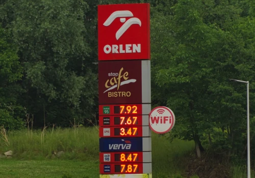 Zamknęli 30 rafinerii. Ceny paliw poszły ostro w górę
