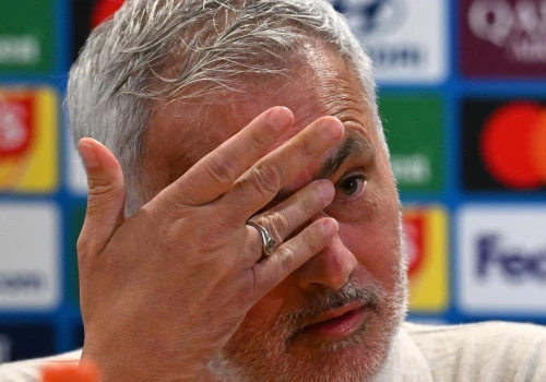 Było już po meczu, gdy Mourinho nie wytrzymał. Wypalił: "Czy to normalne?"
