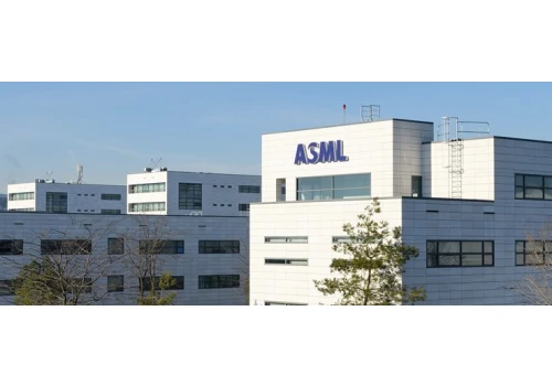 Popyt na maszyny do produkcji chipów przekracza możliwości dostaw ASML