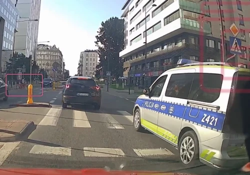 Stołeczna policja chroniła pirata w radiowozie? Dopiero po interwencji KGP wysłała wniosek o ukaranie