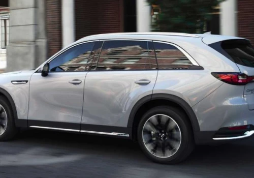 Udaje Mazdę CX-90, ale to zupełnie inny SUV. Prototyp przyłapano przy Nürburgringu