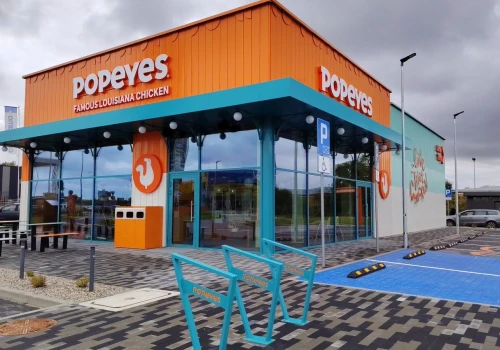 Znany fast food otwiera się przy S7 w Ostródzie. Będą darmowe kanapki!