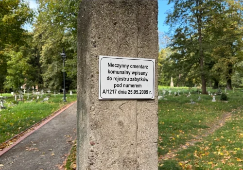 Szpital dla trędowatych, dżuma i afera grabarzy. Mroczna historia starego cmentarza w Ząbkowicach Śląskich