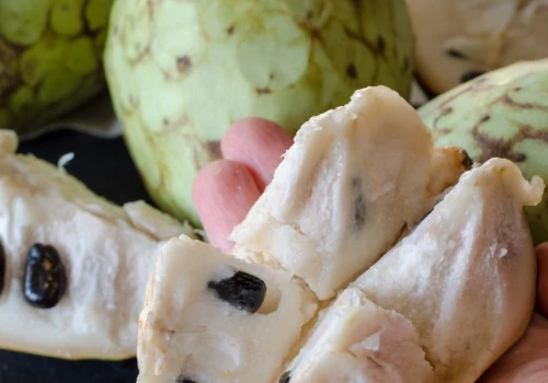 Wygląda jak szyszka, smakuje jak truskawka z bananem. Deser zrobisz wybitny