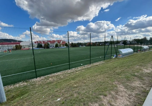 Za oknem jesień, a miejsc siedzących wciąż brak