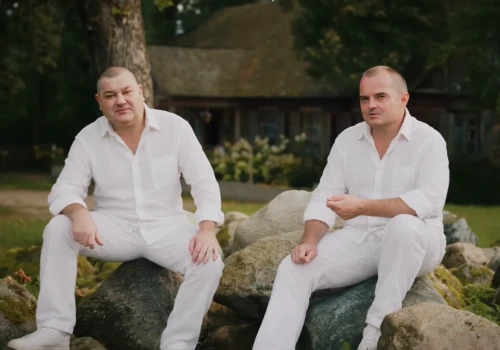 Powrót Acapulcoo nabiera tempa. Nowość „Tak się bawi cała polska” cieszy się wynikami