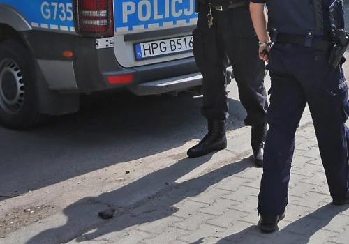 Zabójstwo w Żyrardowie. Syn znalazł ciało ojca w garażu