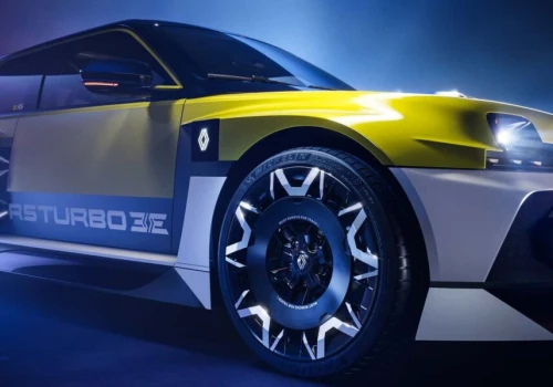 Elektryczny mieszczuch w cenie Porsche? Klienci ustawiają się w kolejce