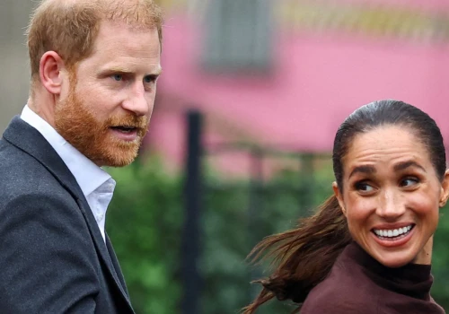 Meghan i książę Harry wśród tłumów fanów w Wielkiej Brytanii. Ekspertka wskazuje problem
